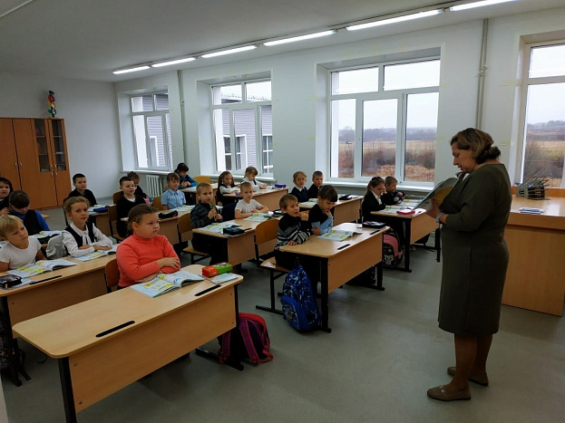 В Кировской области принят комплекс мер поддержки педагогов, инициированных губернатором Александром Соколовым.